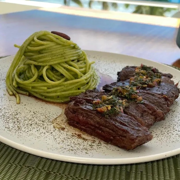 Image alt description