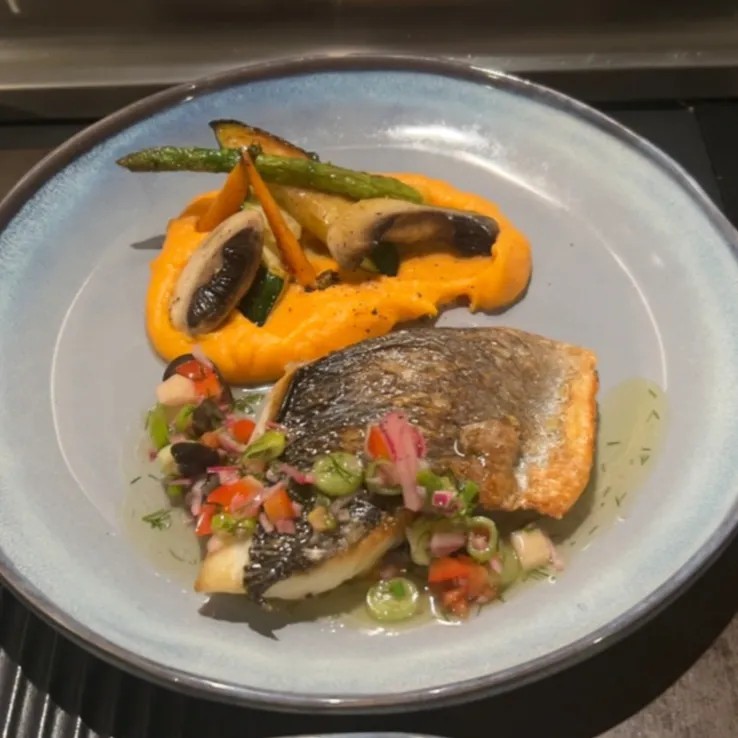 Image alt description