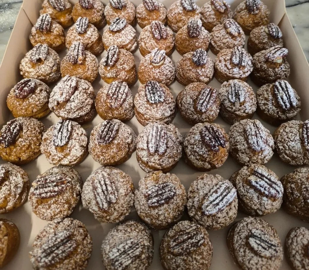 Image alt description