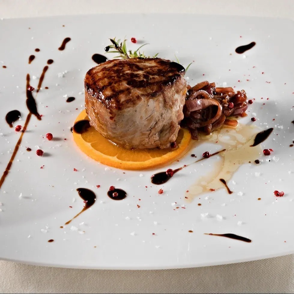 Image alt description