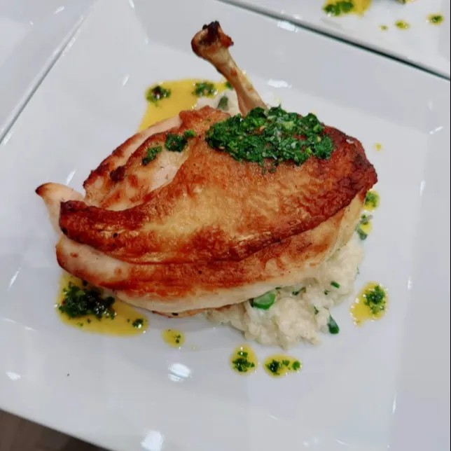 Image alt description