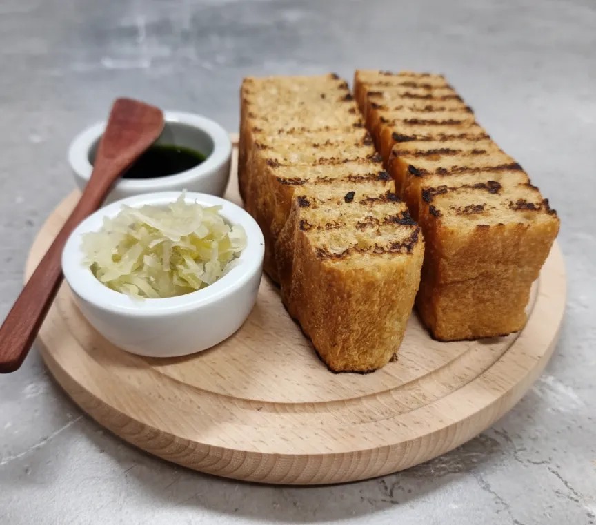 Image alt description