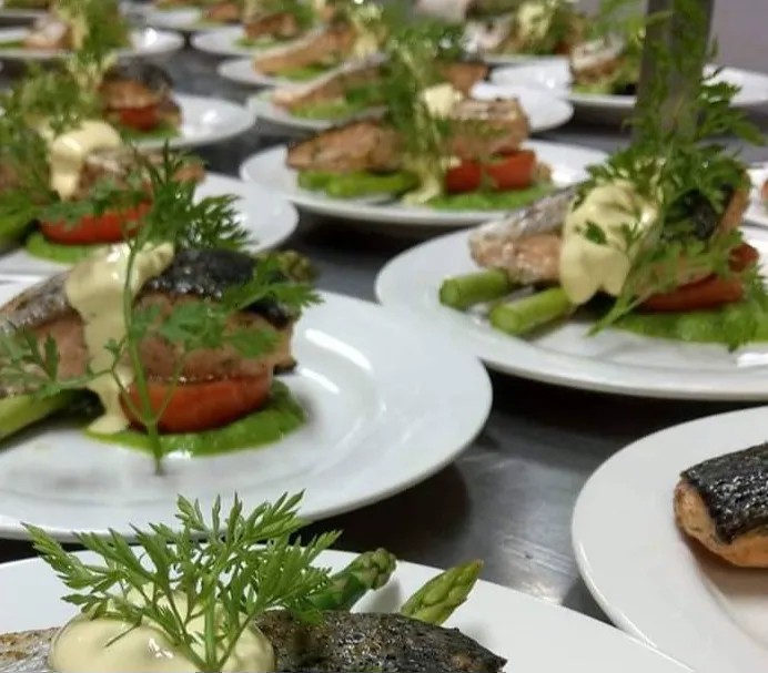 Image alt description