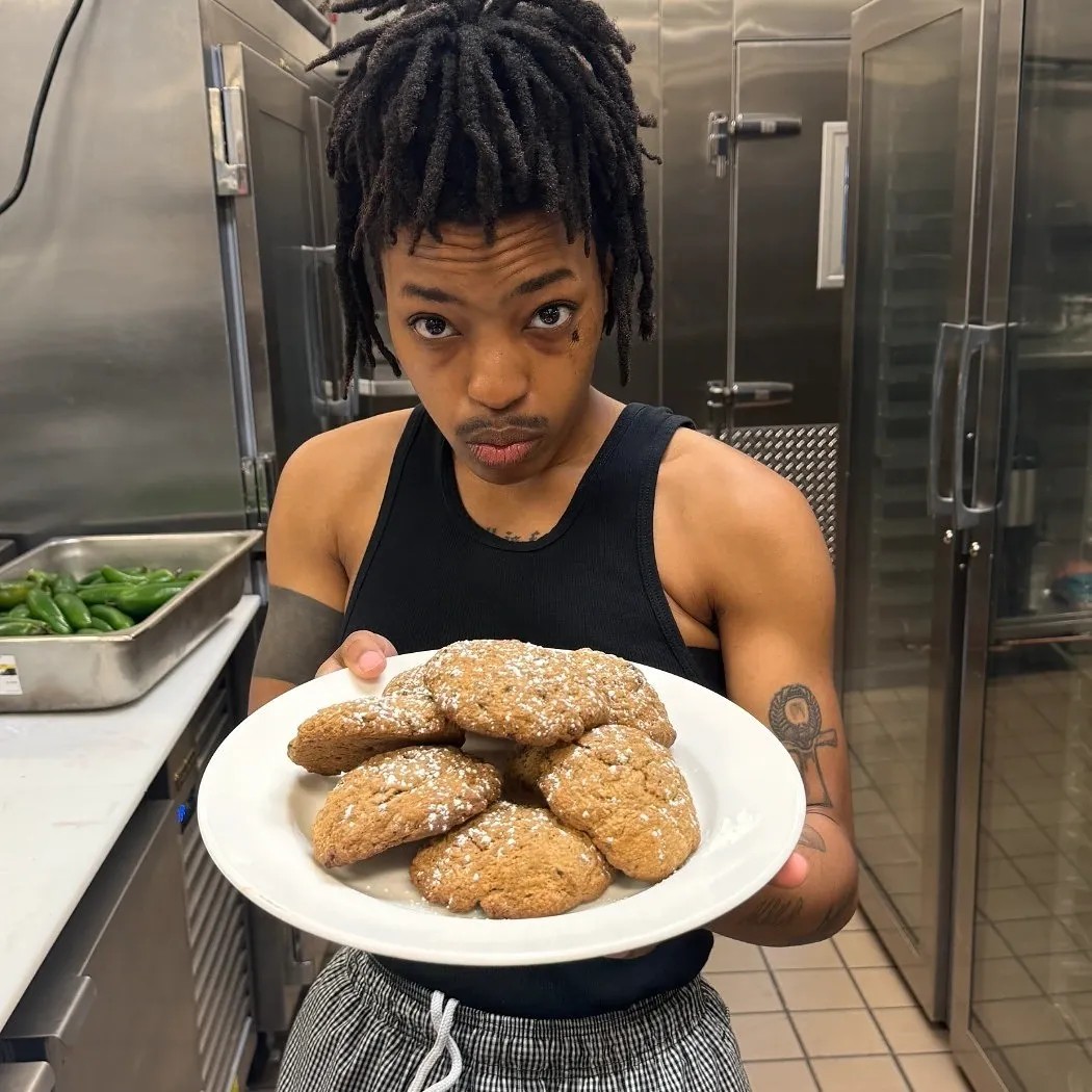 Image alt description