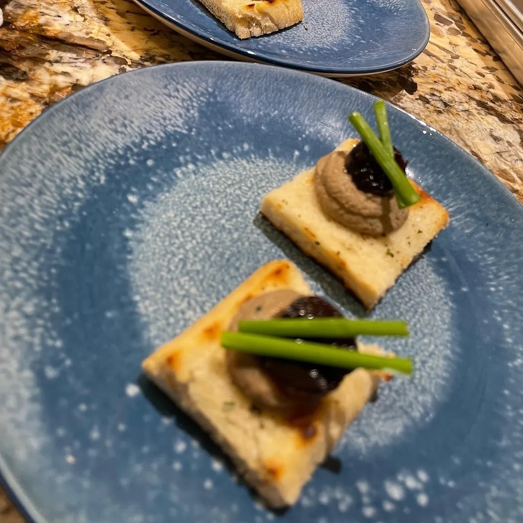 Image alt description