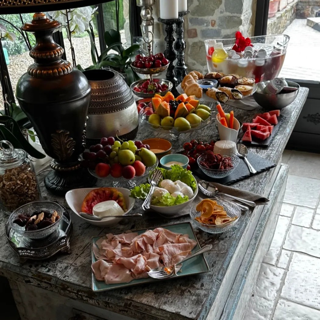 Image alt description