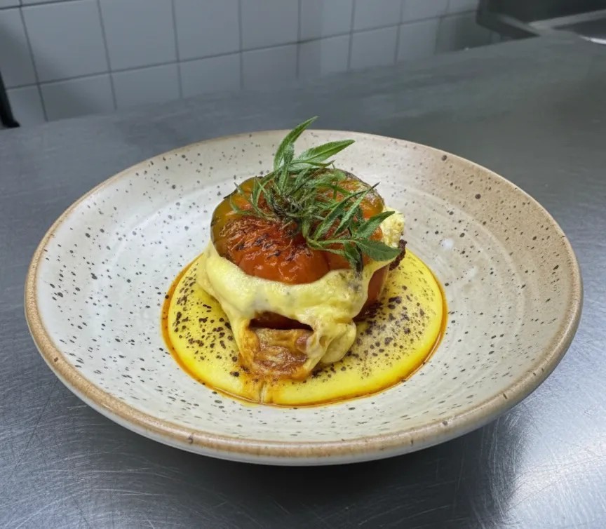 Image alt description