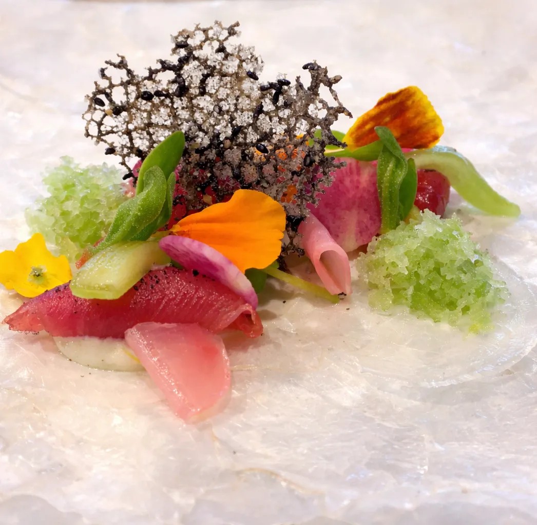 Image alt description