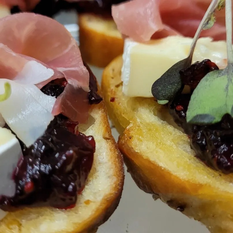 Image alt description