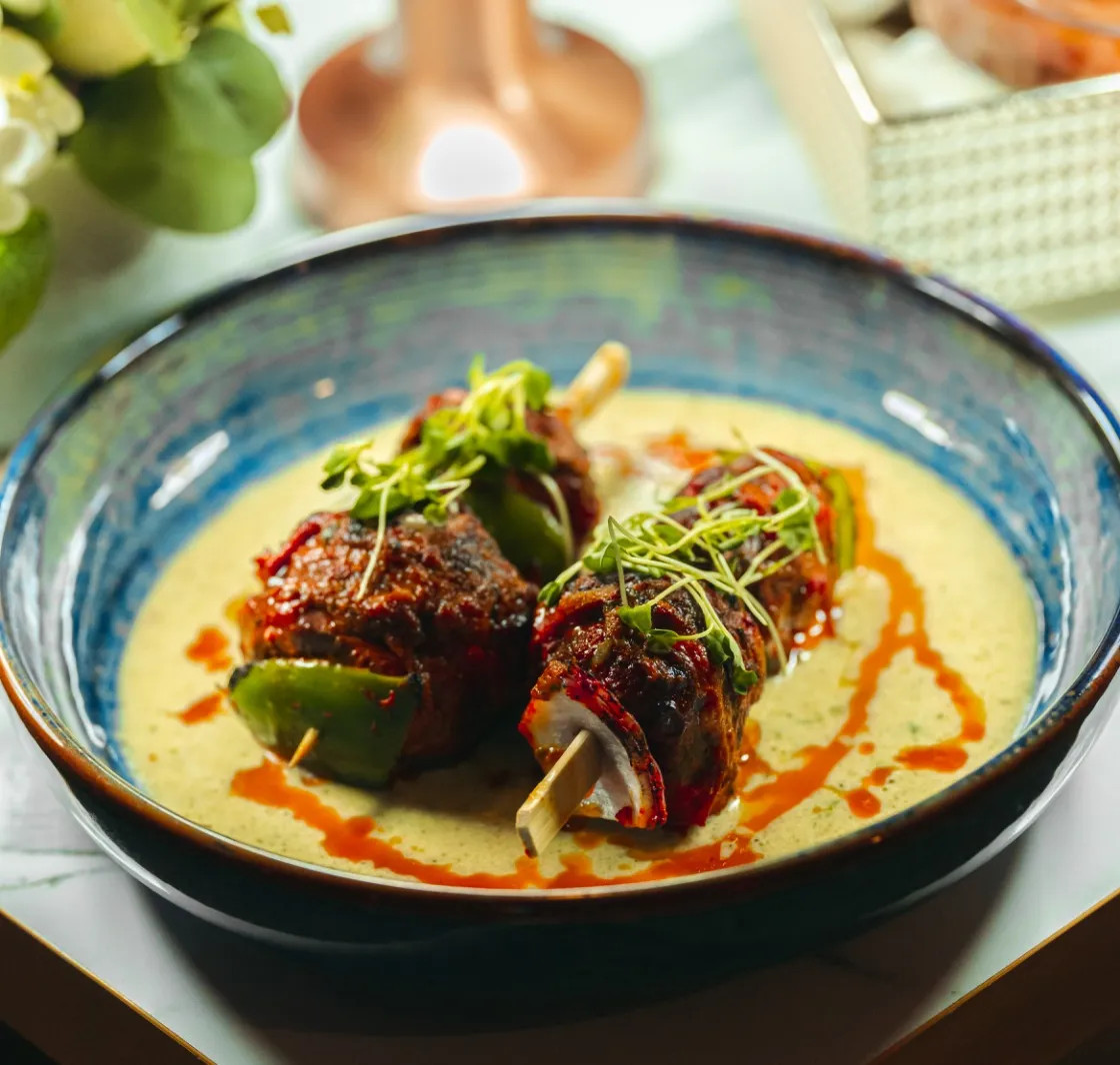 Image alt description