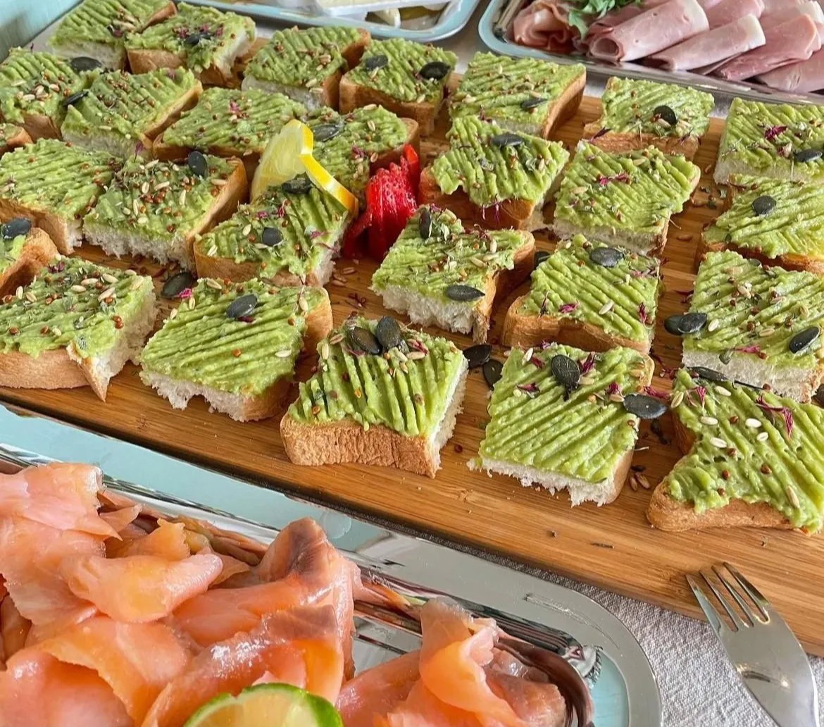 Image alt description