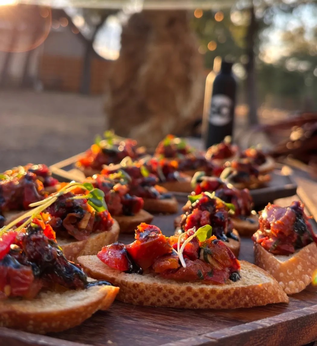 Image alt description