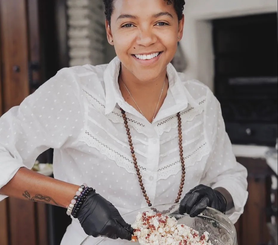 Image alt description