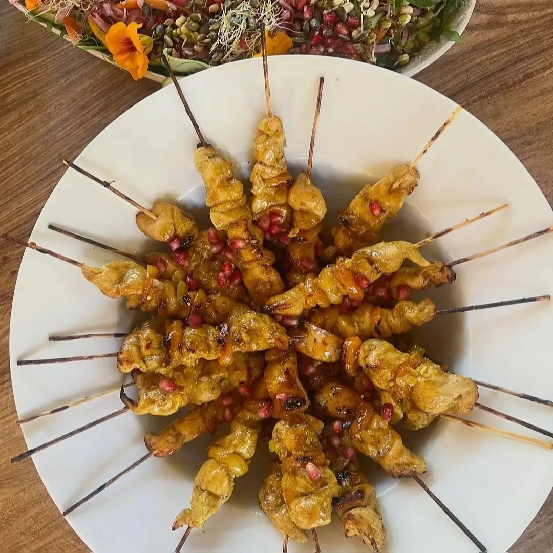 Image alt description