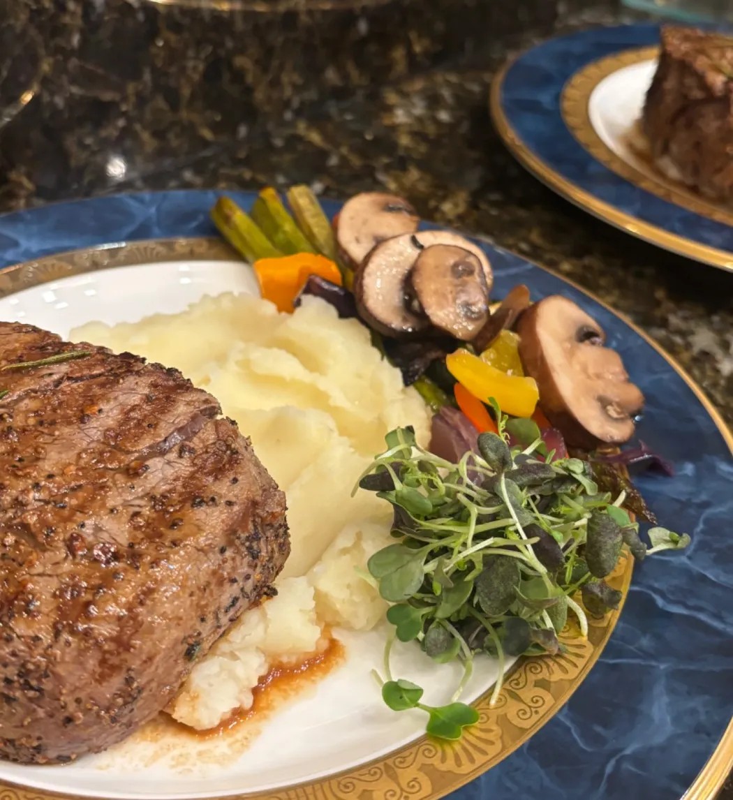 Image alt description