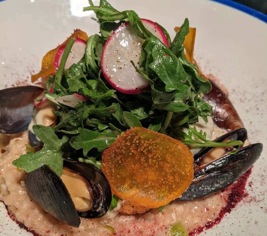 Image alt description