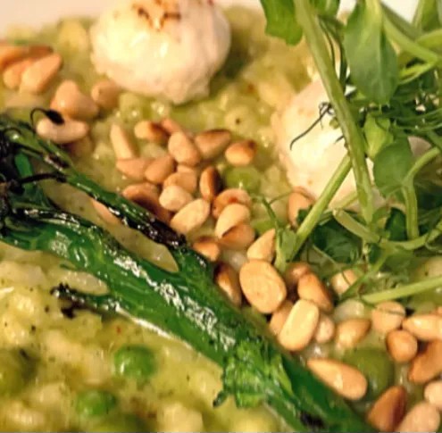 Image alt description