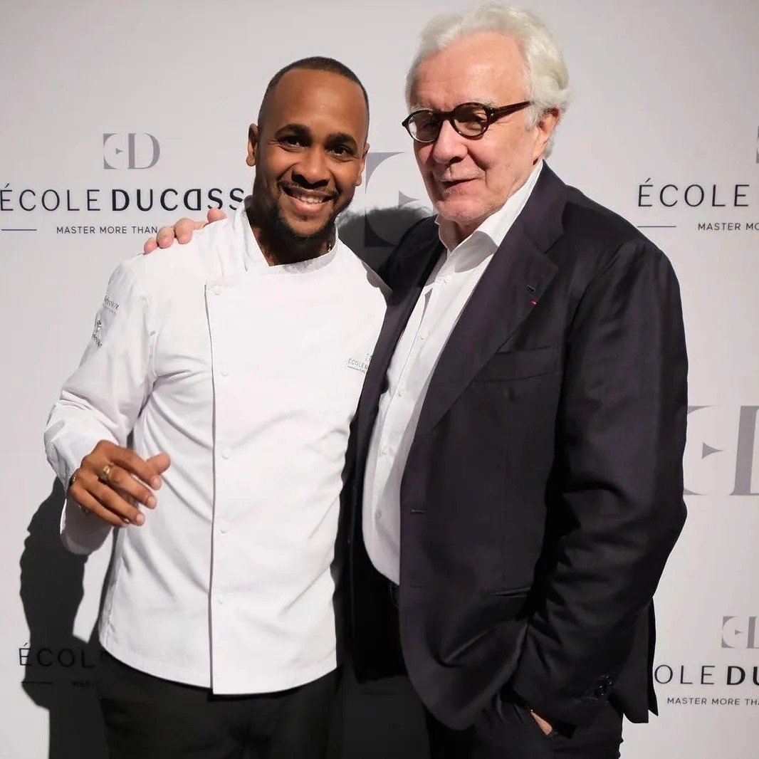 Image alt description