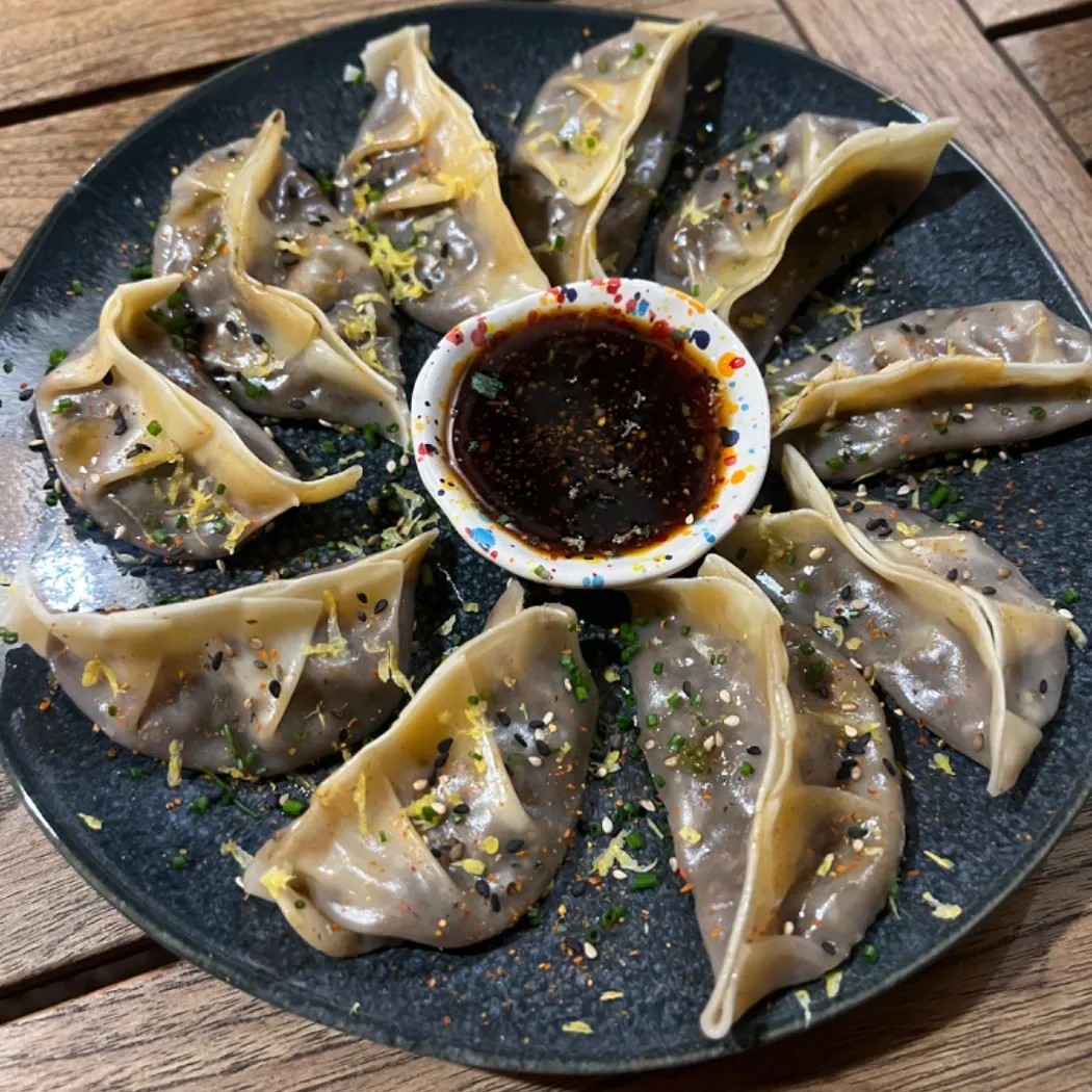 Image alt description