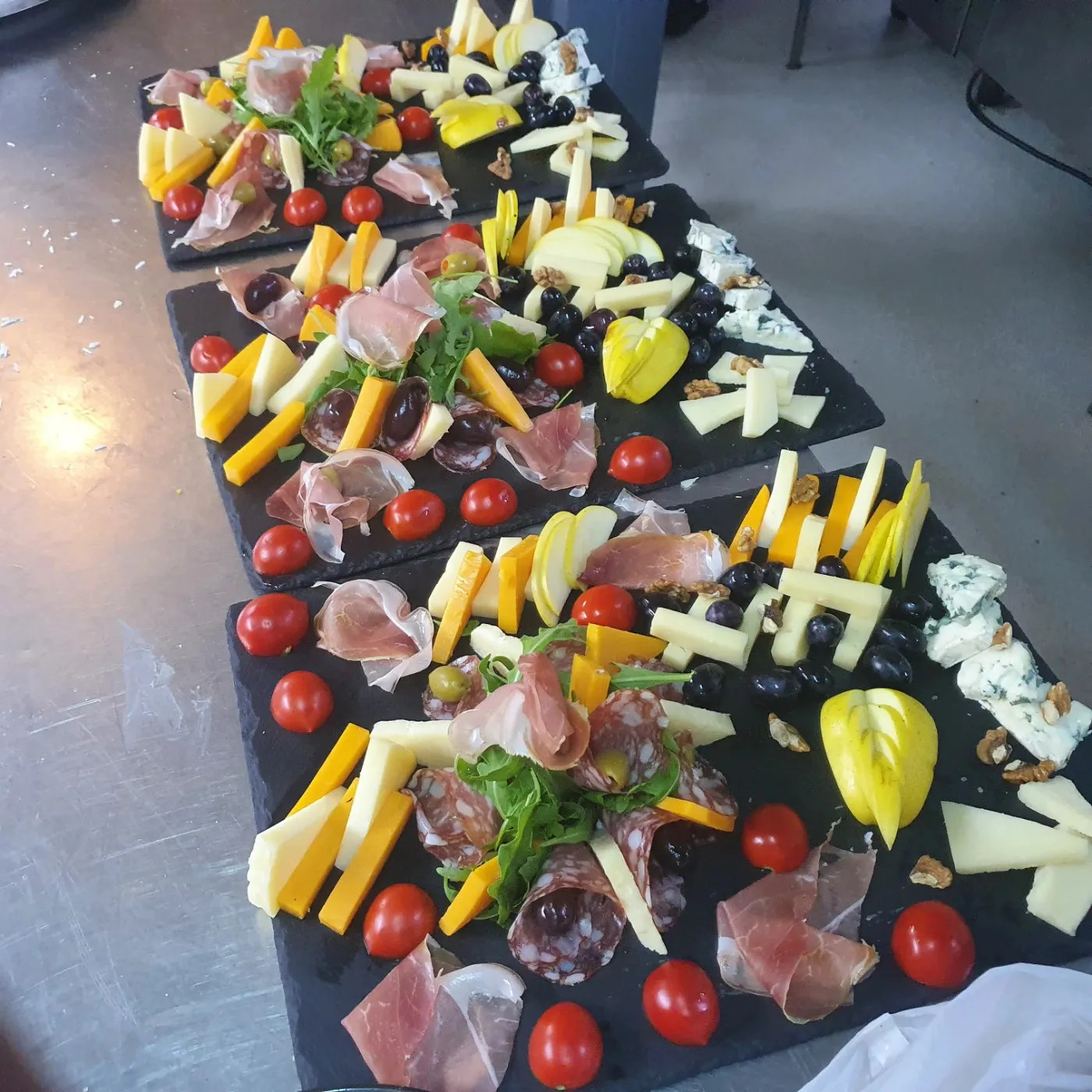 Image alt description