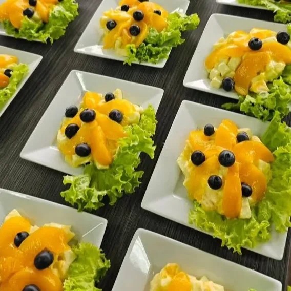 Image alt description