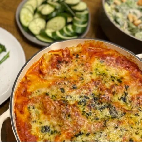 Image alt description