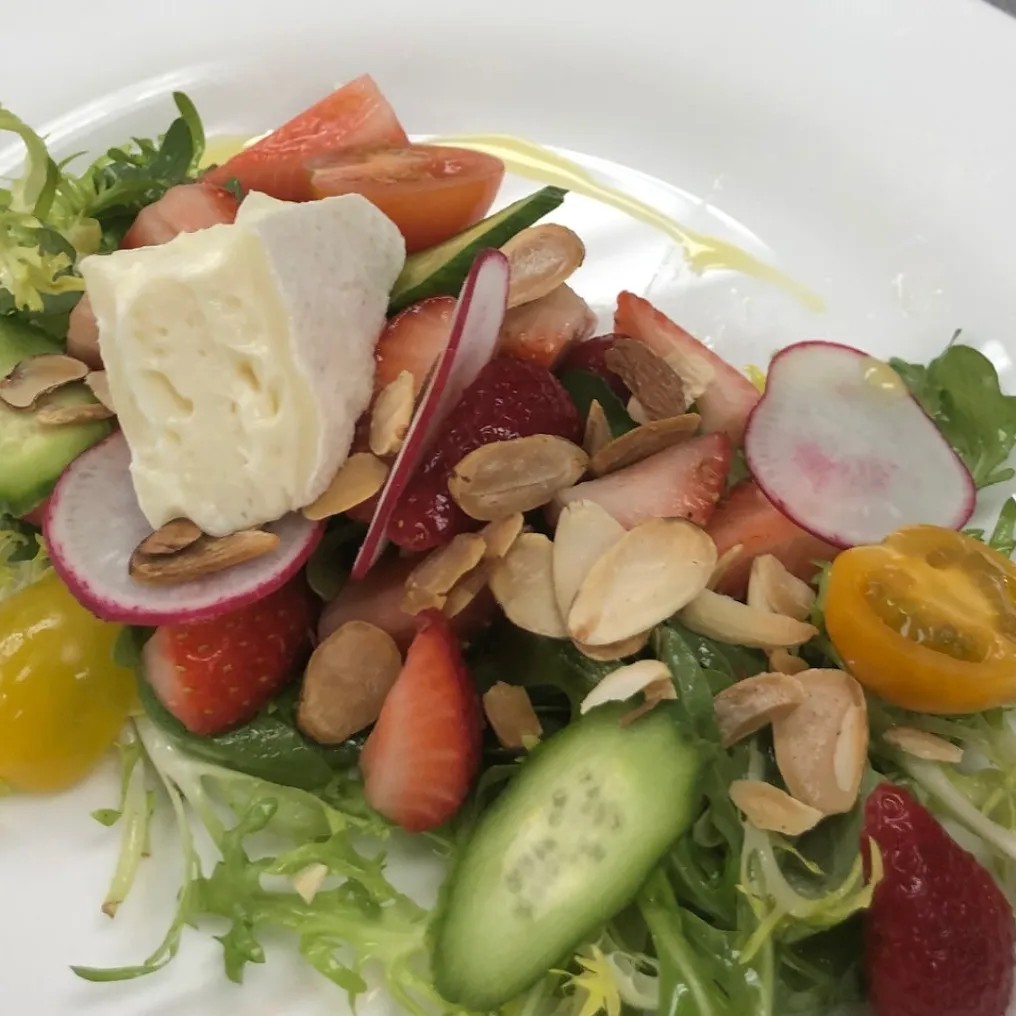 Image alt description