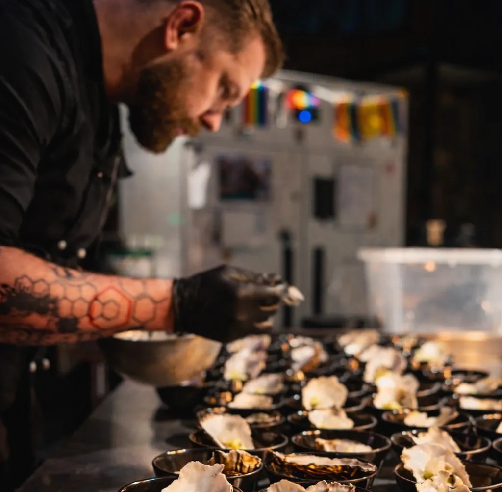 Image alt description