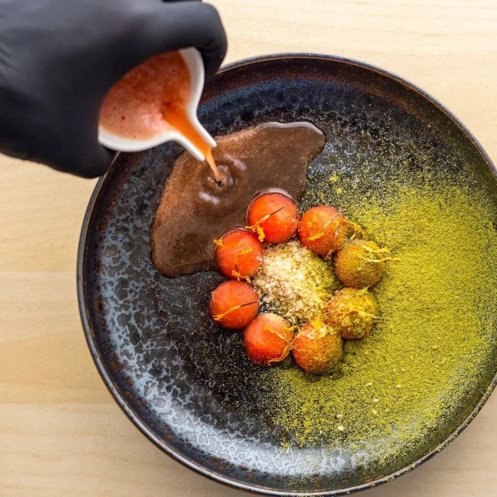 Image alt description