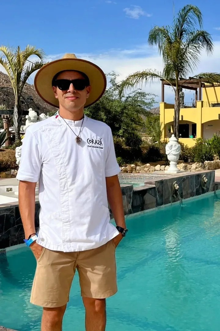 Image alt description