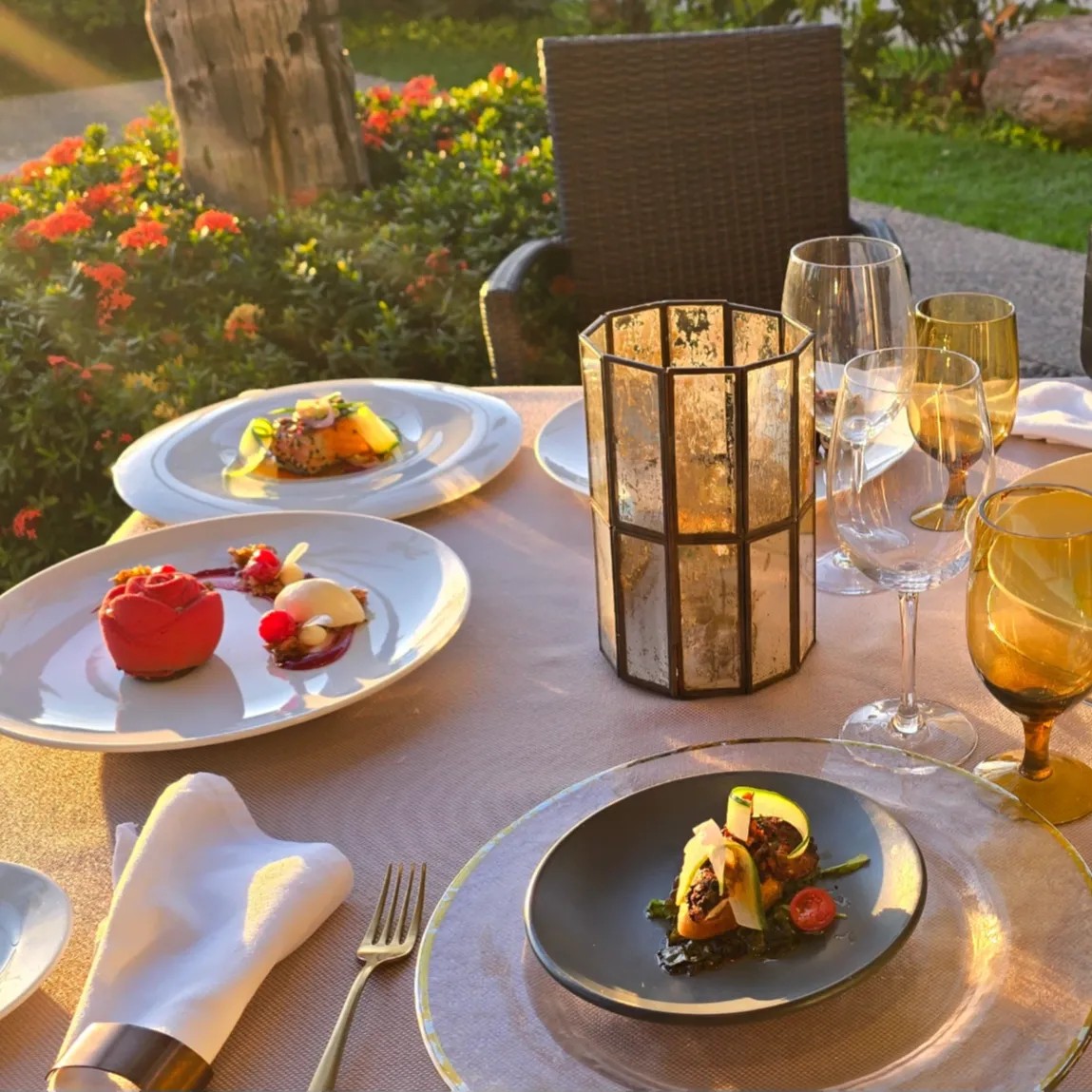 Image alt description