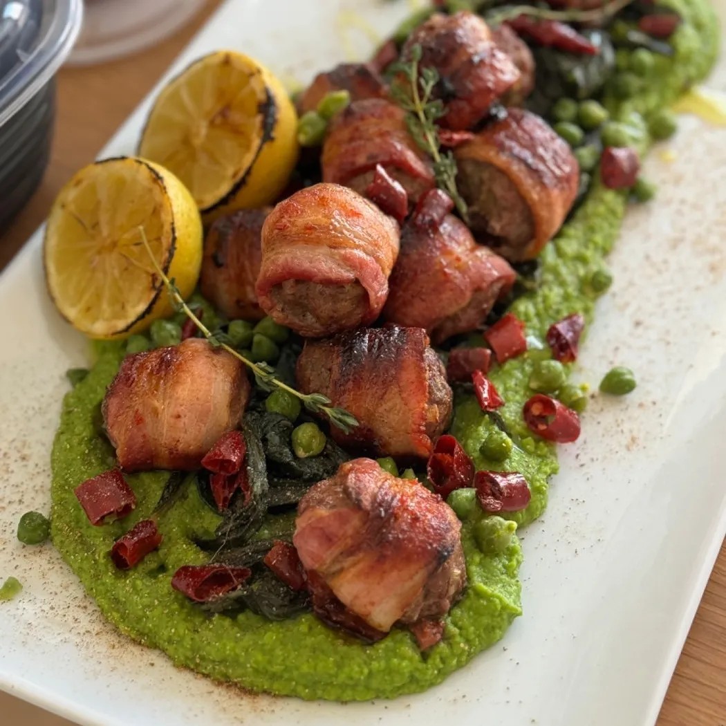 Image alt description