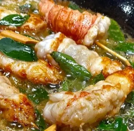 Image alt description