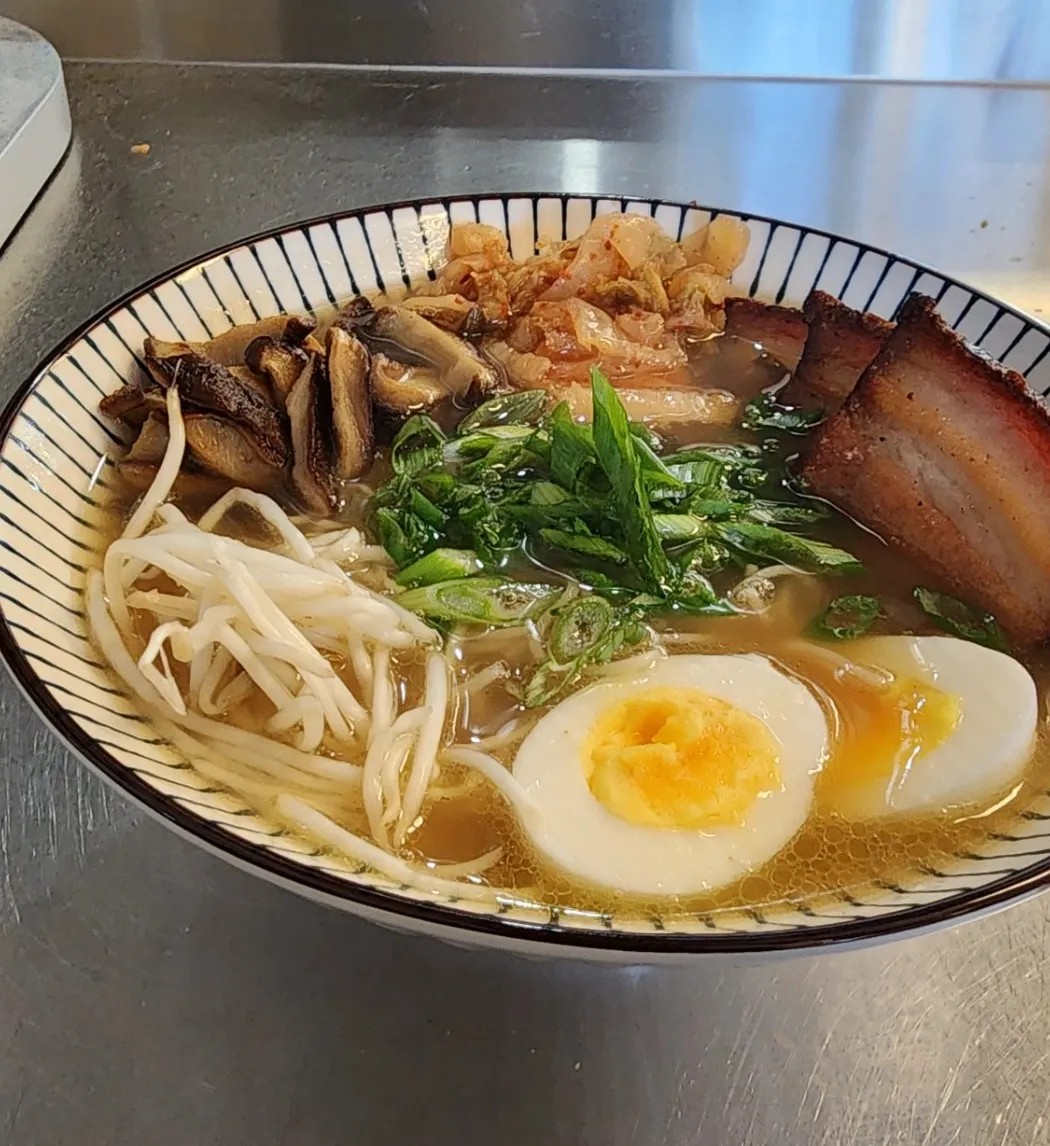 Image alt description