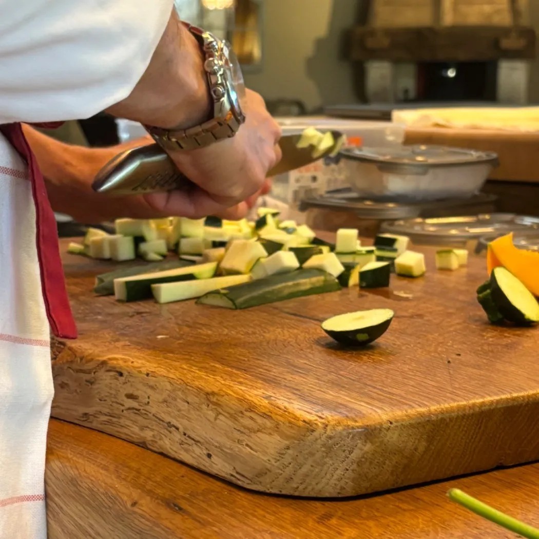 Image alt description