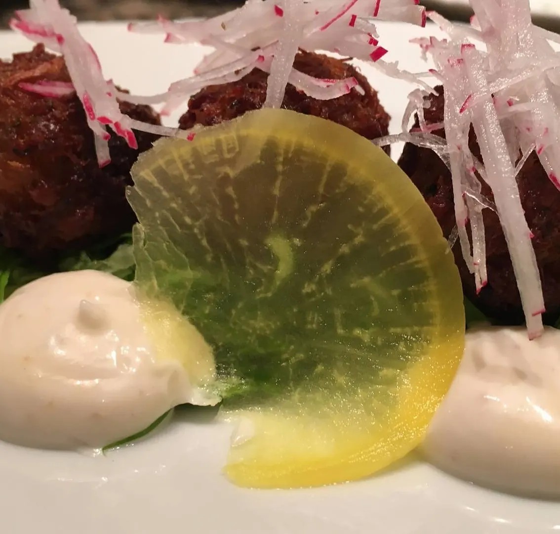 Image alt description