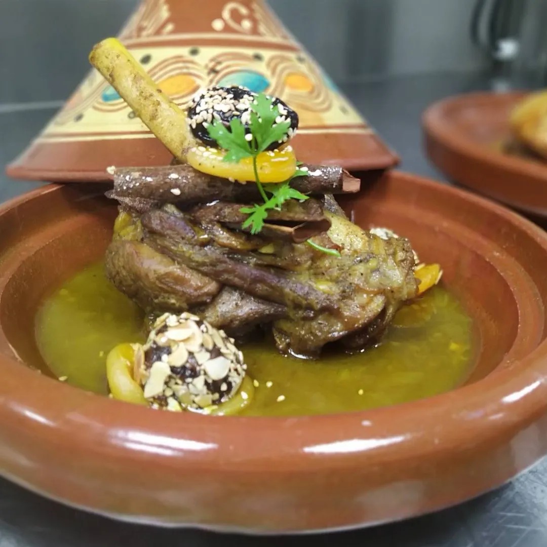 Image alt description