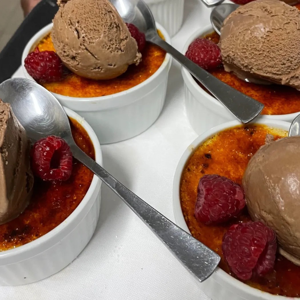 Image alt description