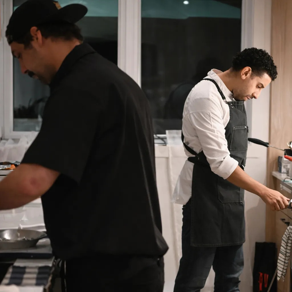 Image alt description