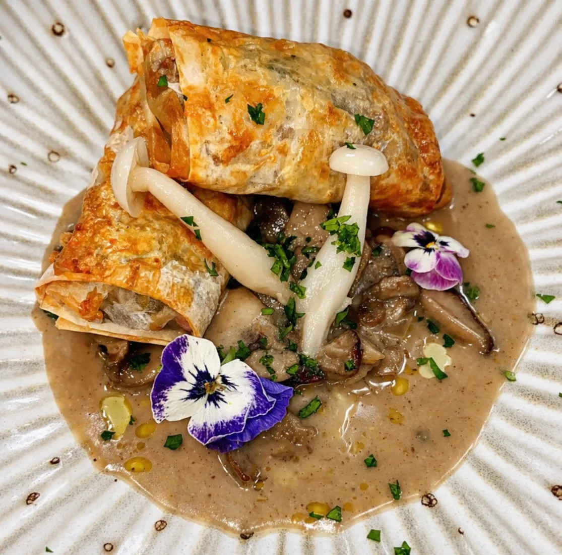 Image alt description