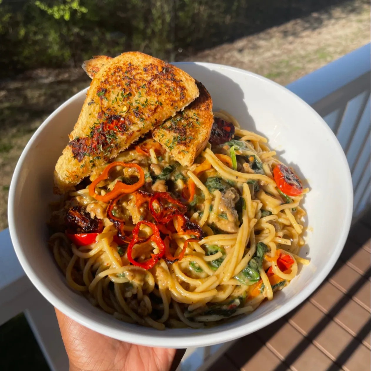 Image alt description