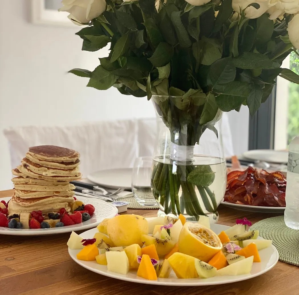 Image alt description