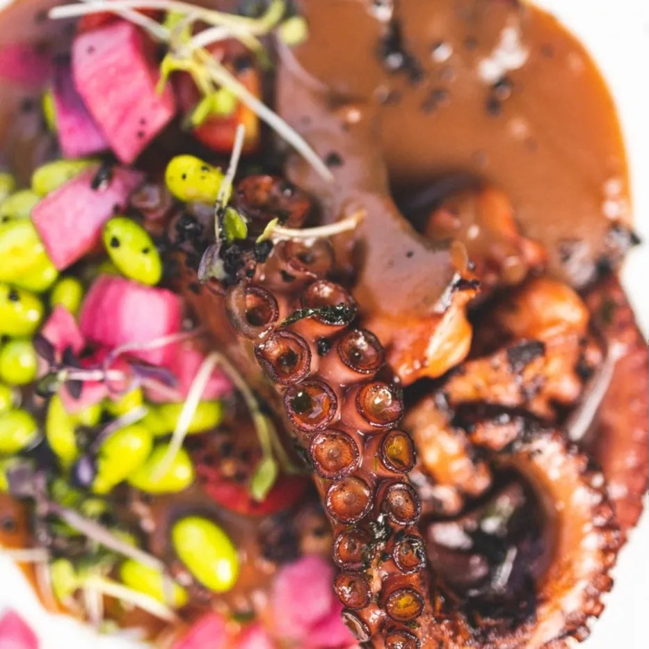 Image alt description