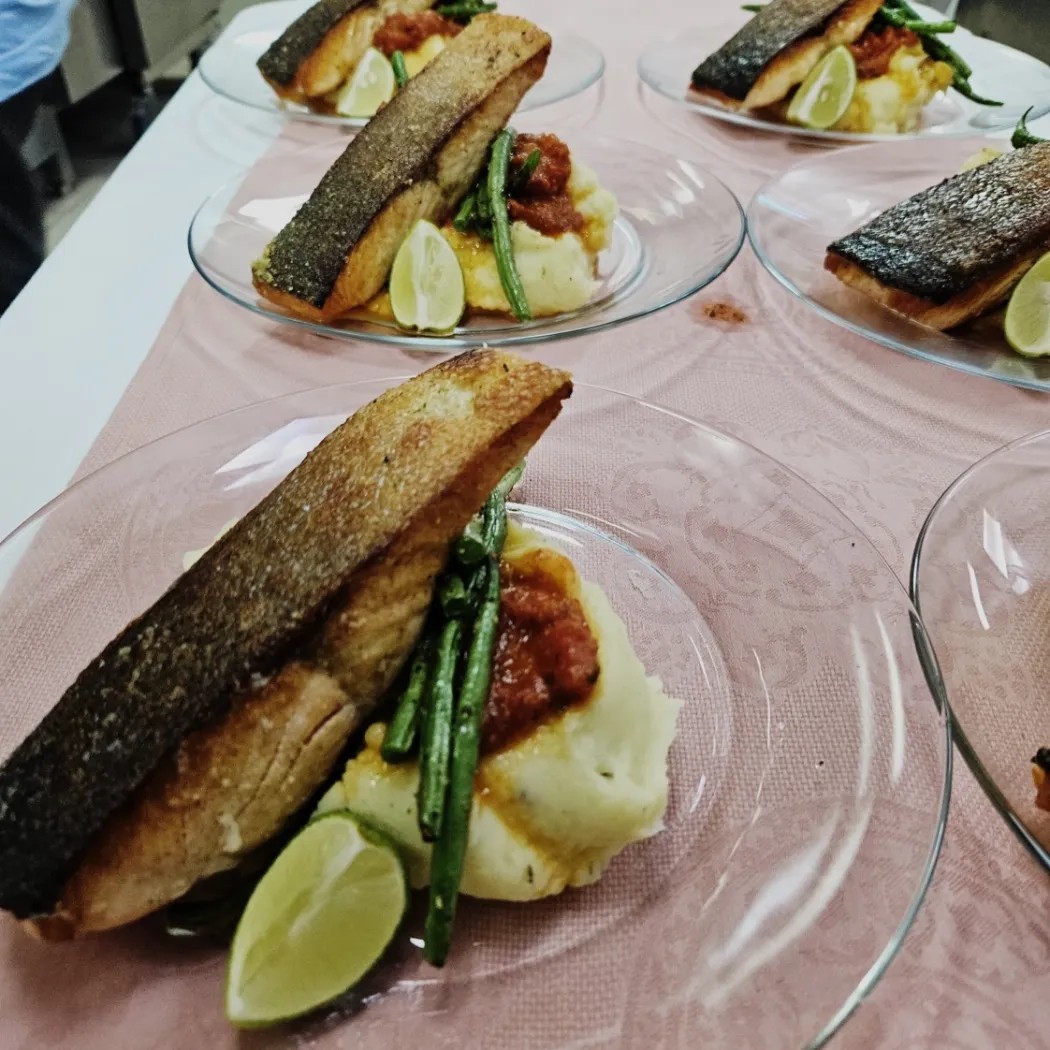 Image alt description