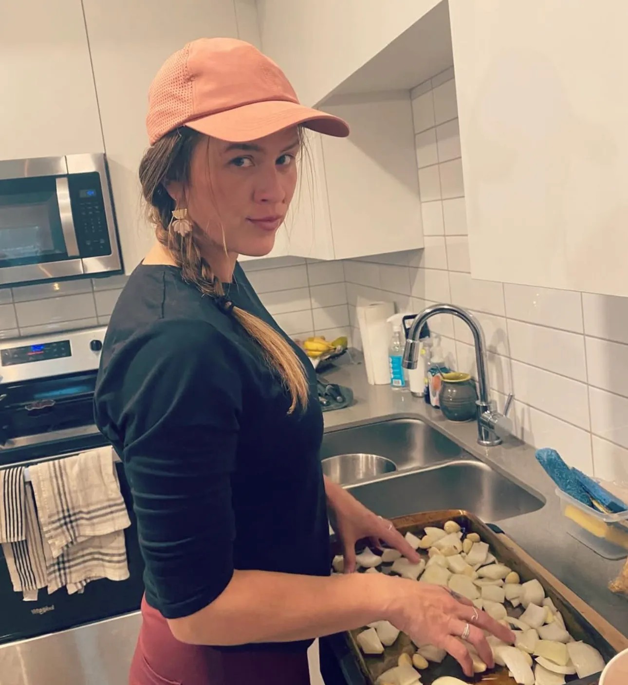 Image alt description