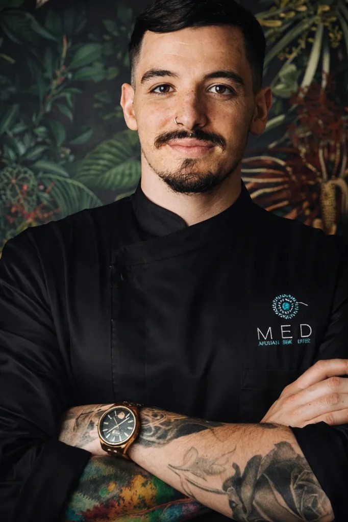 Image alt description