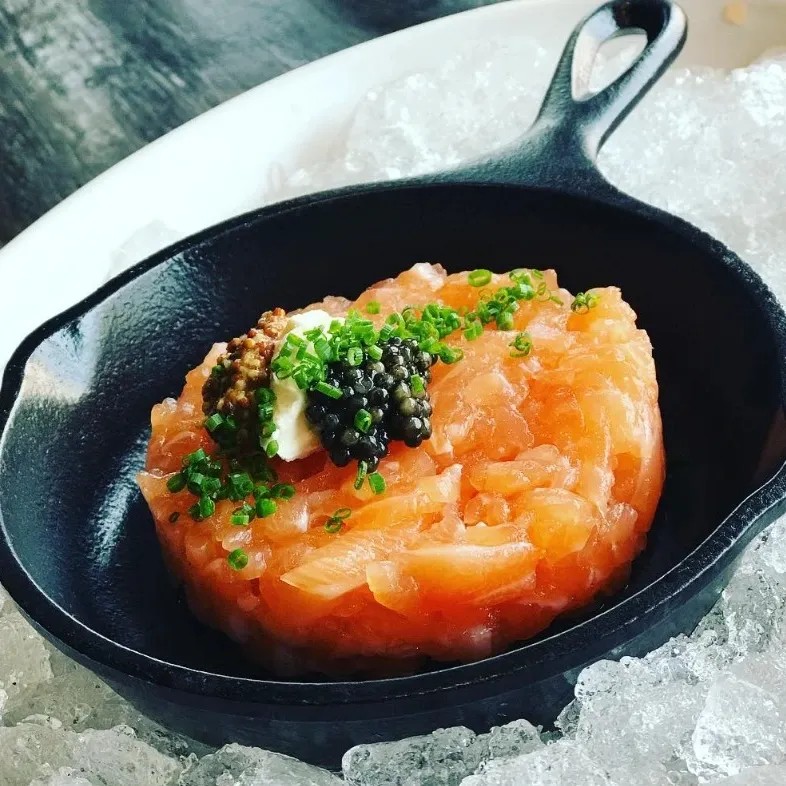 Image alt description