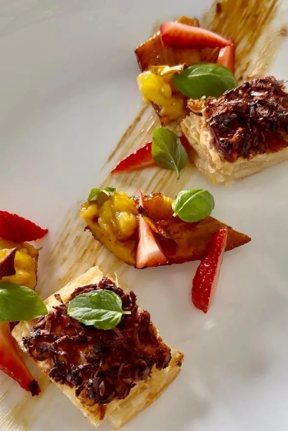 Image alt description