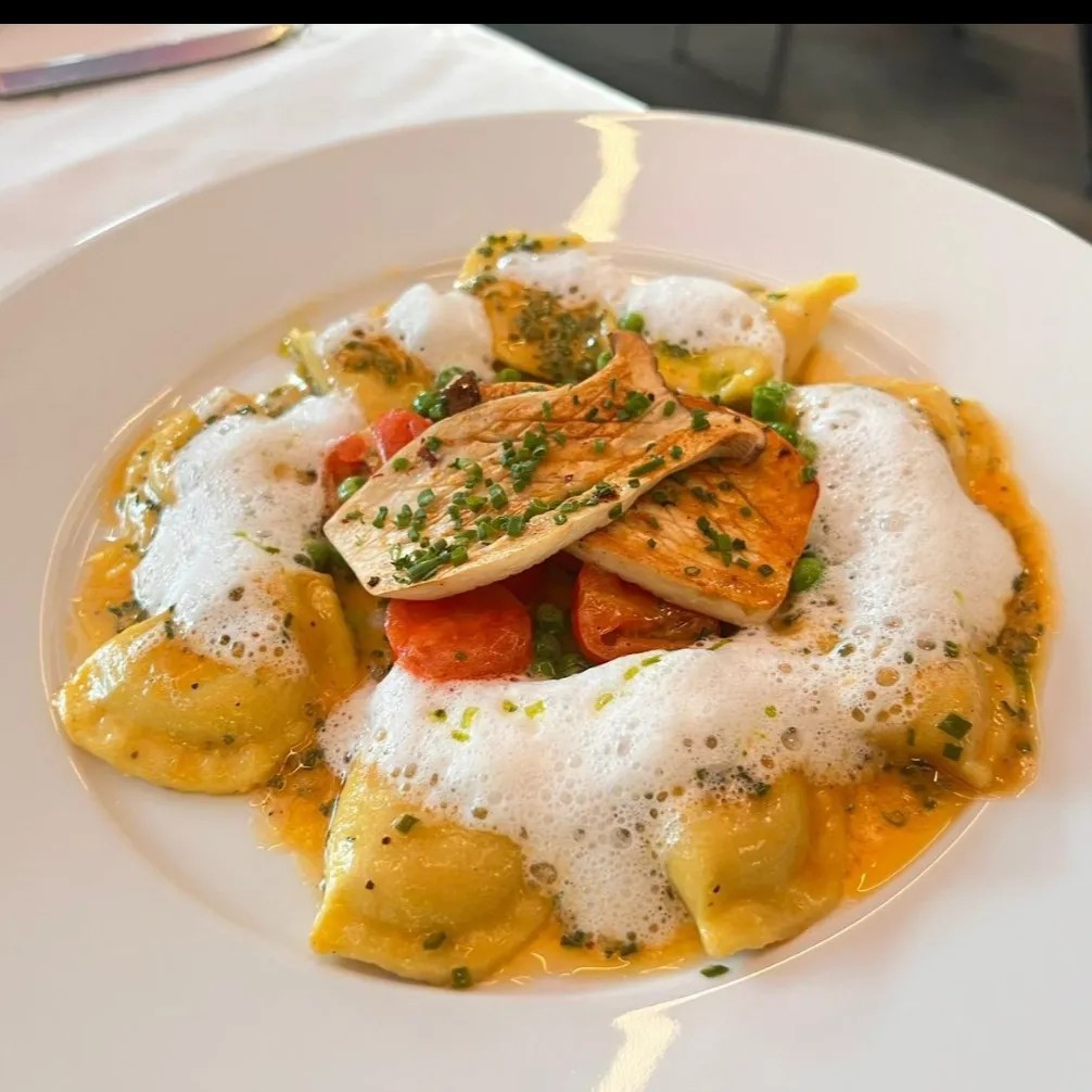 Image alt description