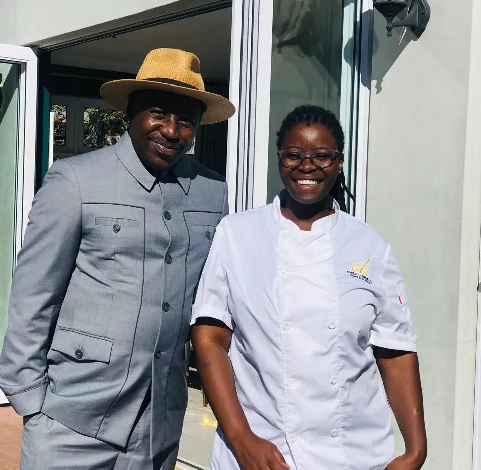 Image alt description